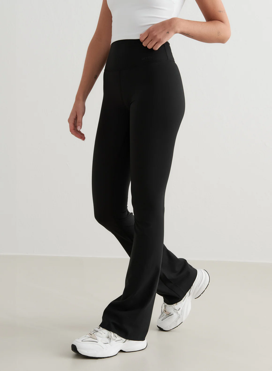 Black Sense Flare Tights - Image 106
