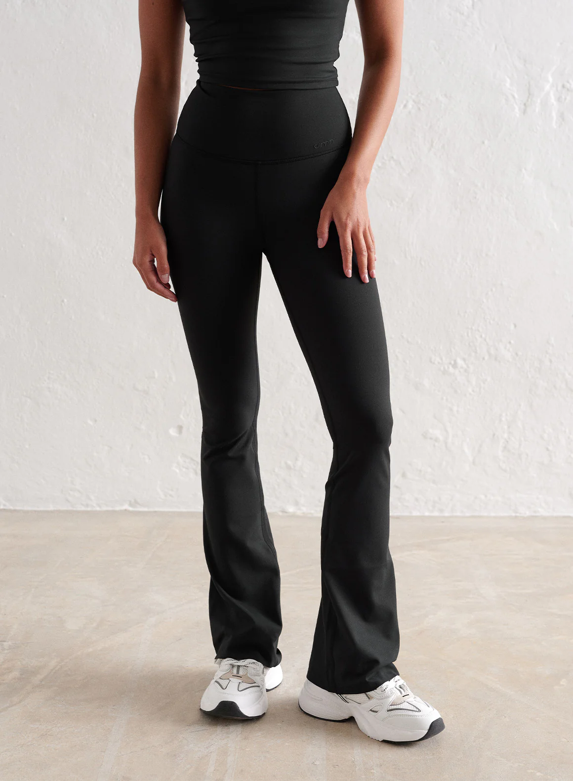 Black Sense Flare Tights - Image 3