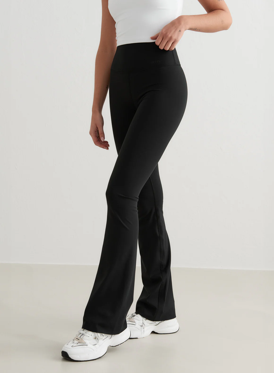 Black Sense Flare Tights - Image 87