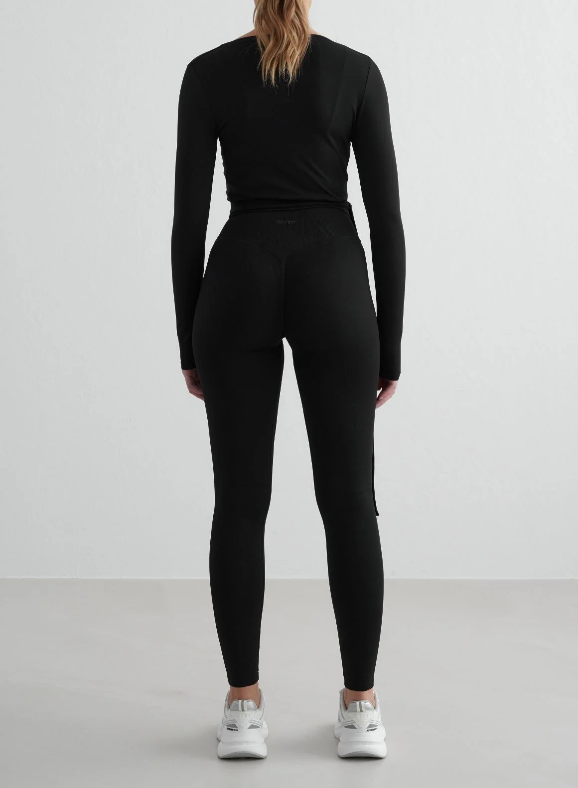Black Shape Seamless Wrap Long Sleeve - Image 4