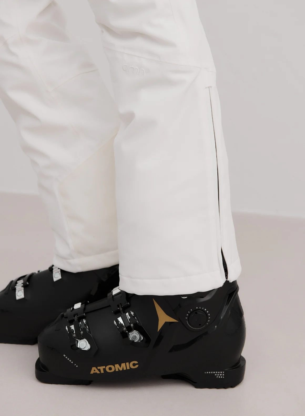 Off White Vermont Padded Bib Pants - Image 8